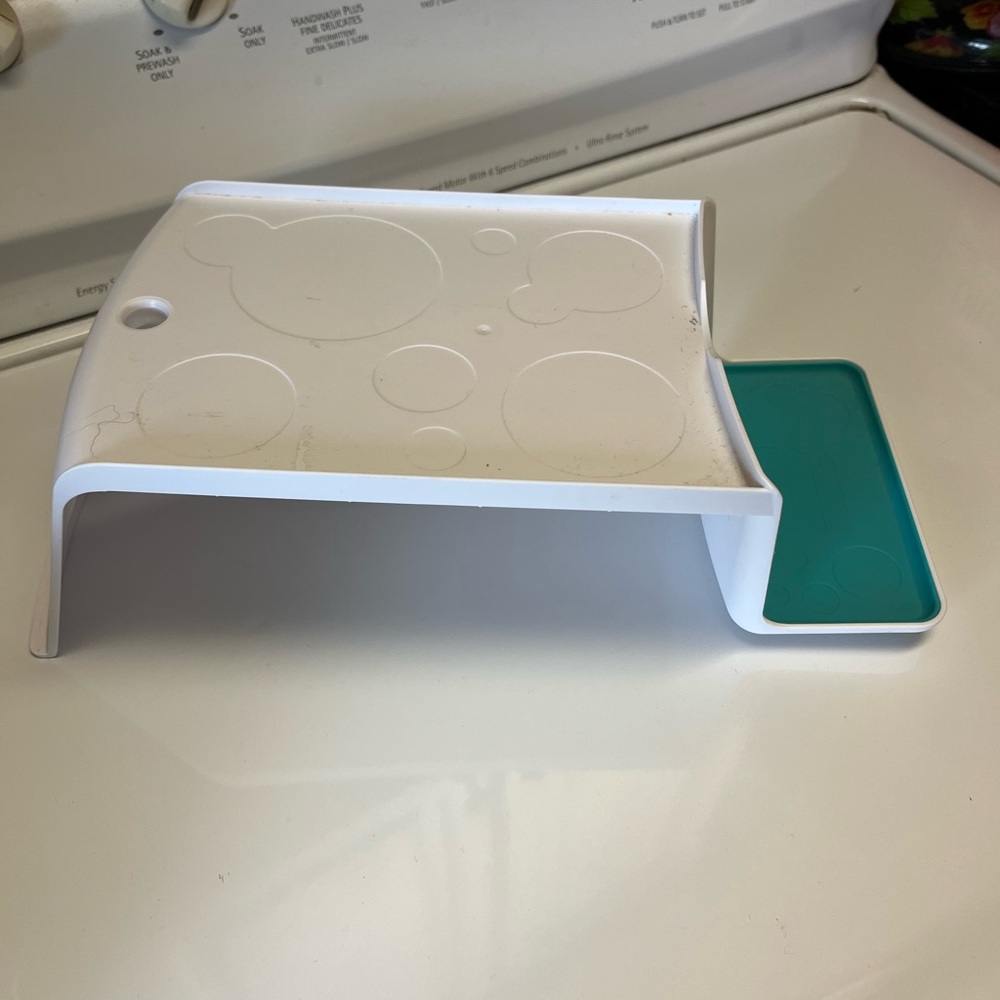 New! Laundry detergent shelf - Picture 3 of 4